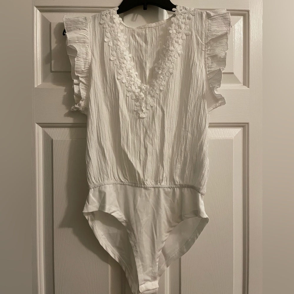 Shein white bodysuit. Size M.